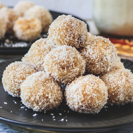 Nariyal Dry Fruit Laddu