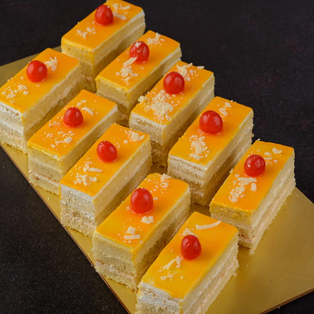 Mango pastry